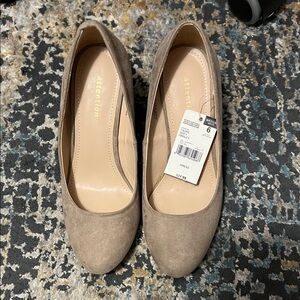 Attention Women's Beige Heels